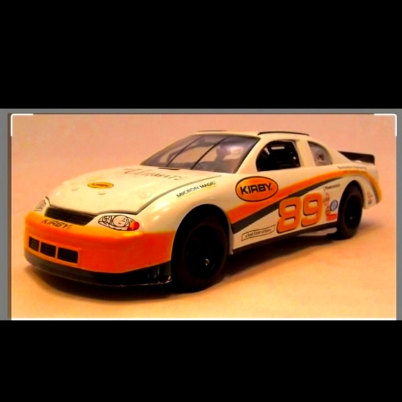 Golden Wheel Diecast Car UNOPENED 1/24 #89 Kirby /Berkshire Hathaway Model - Picture 7 of 7